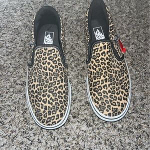 Girl leopard print Vans size 5y